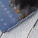 标题为Samsungs Tab S6 Lite的文章的插图是您需要的便宜平板电脑